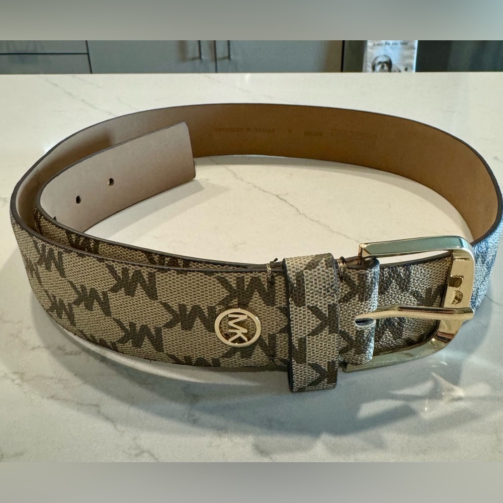 Brand New Women’s Michael Kors Signature Logo Belt